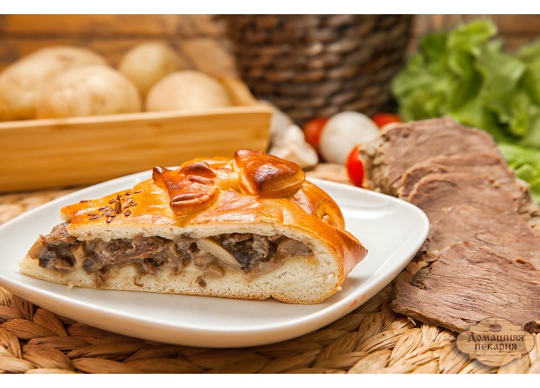 Закрытый слоёный пирог с говядиной и белыми грибами - Мясоперерабатывающий холдинг АРГО